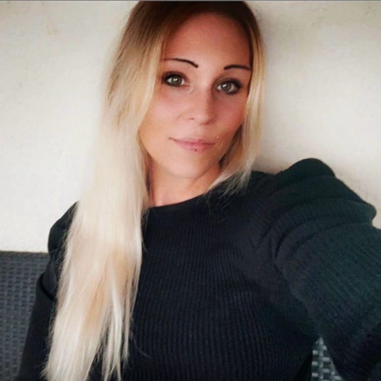 Jasmin - Piercerin im Revolution Nordenham