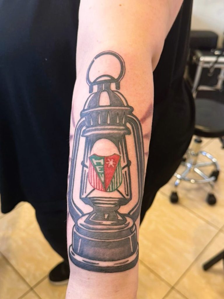 Tattoo - Laterne - realistic