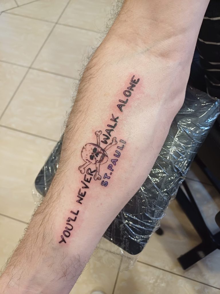 Tattoo Spruch, Unterarm