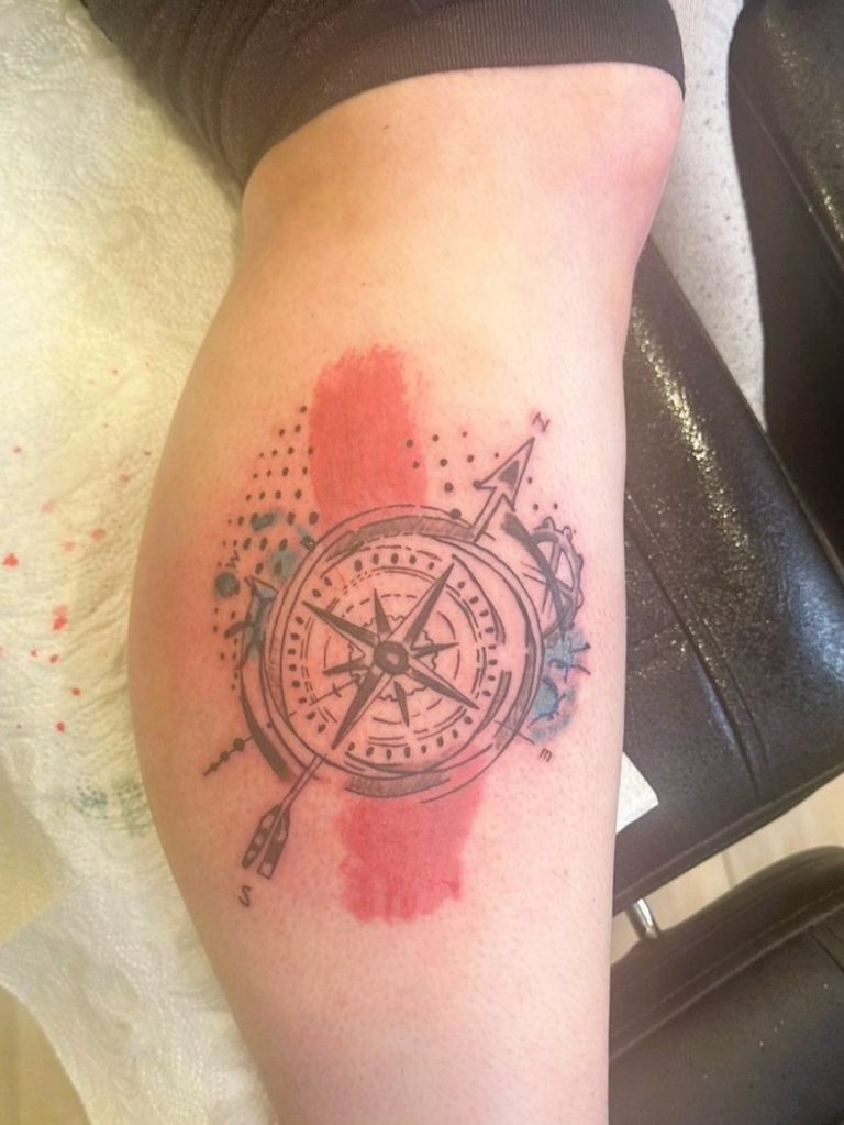 Tattoo - Kompass, bunt, Wade, Bein