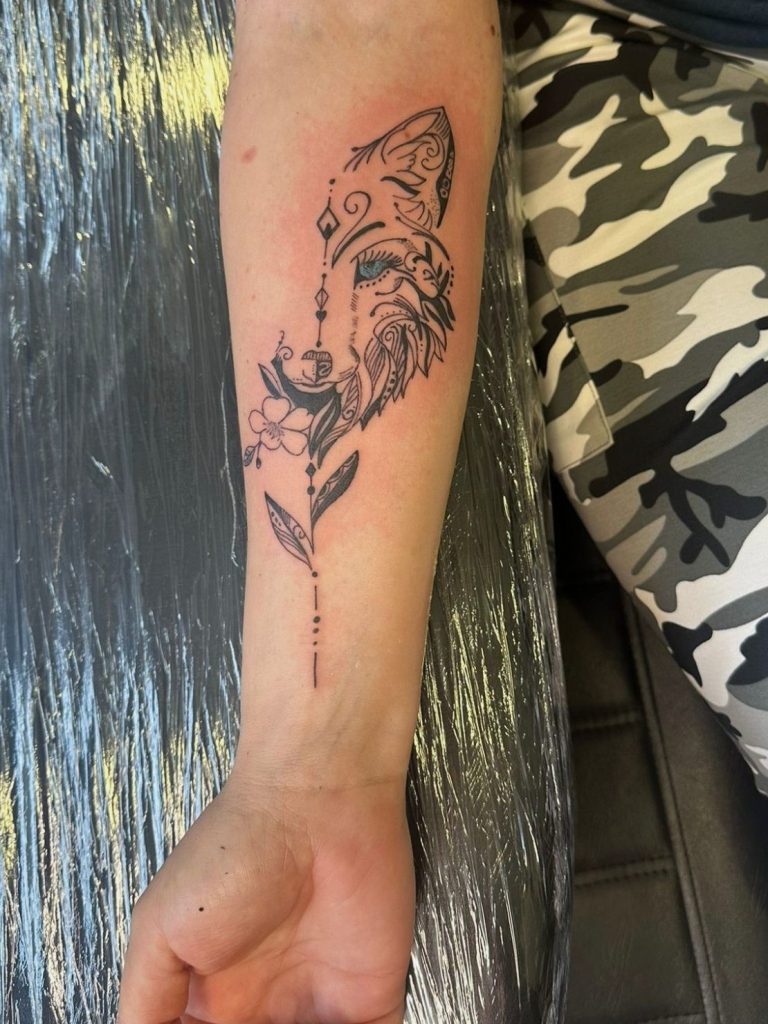 Wolf Tattoo, Unterarm, Fine Line, Tierkopf tattoo - Spirituel