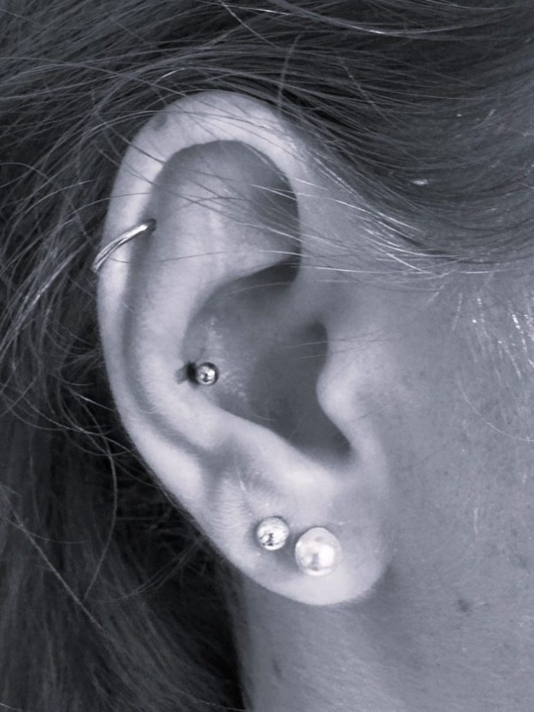 Piercing - Ohr piercen lassen - Helix, Snug
