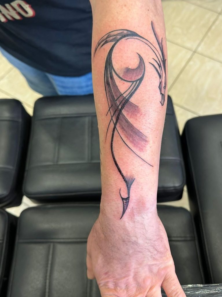 Tattoo - Unterarm, Drache, dezent, farbig