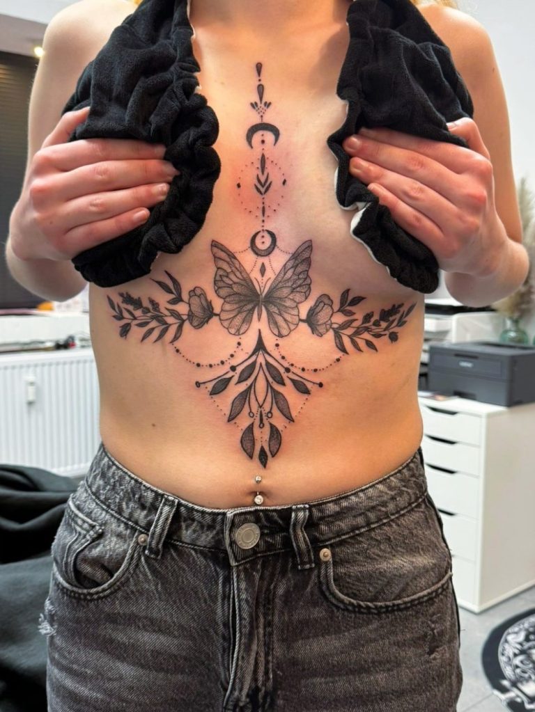 Oberkörper tattoo - Brust tattoo